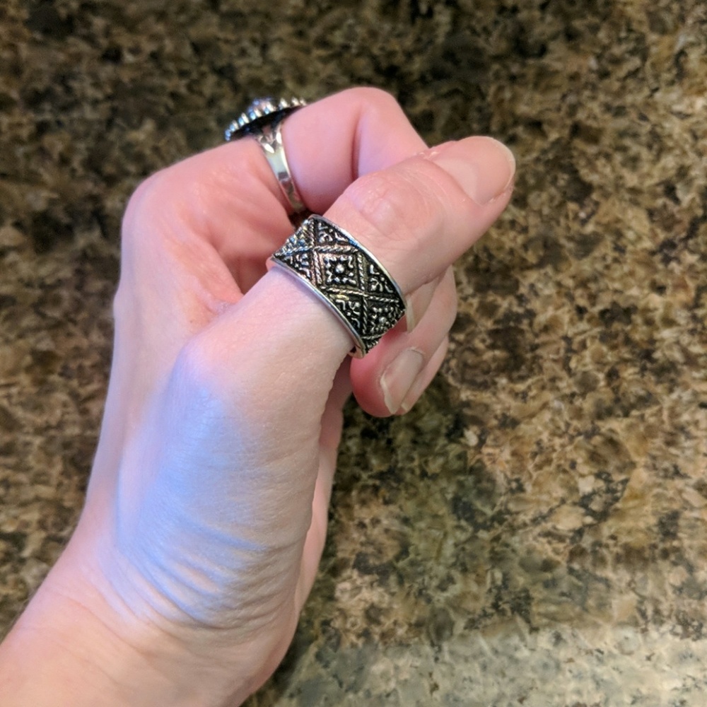 Intricate Design Fashion Ring
